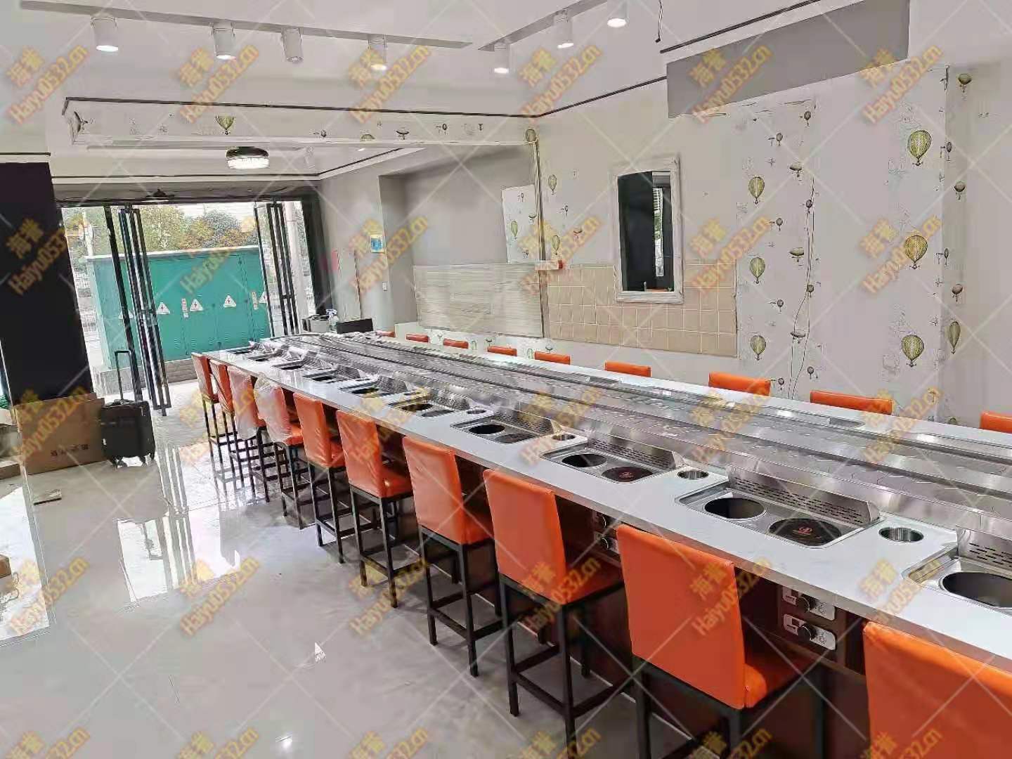 無煙涮烤旋轉(zhuǎn)小火鍋設(shè)備升級(jí)新業(yè)態(tài)