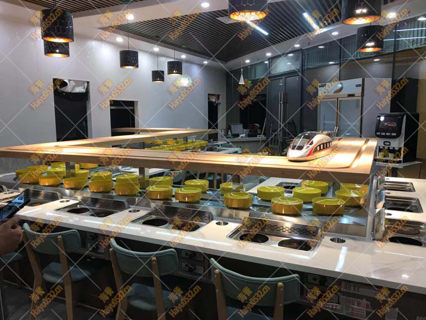日照異形非標(biāo)定制智能送餐設(shè)備