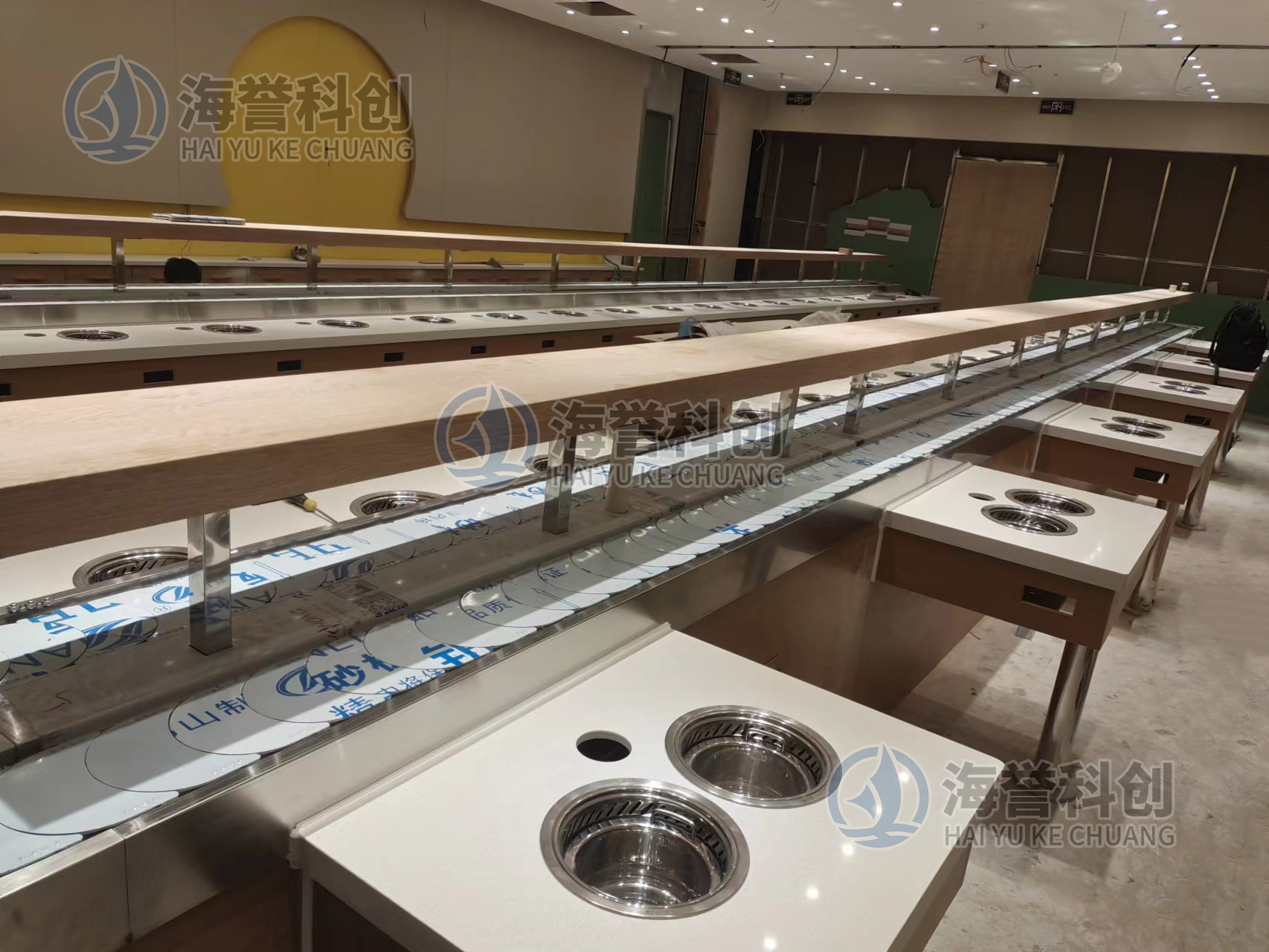 西安帶中島回轉小火鍋U型設備完成