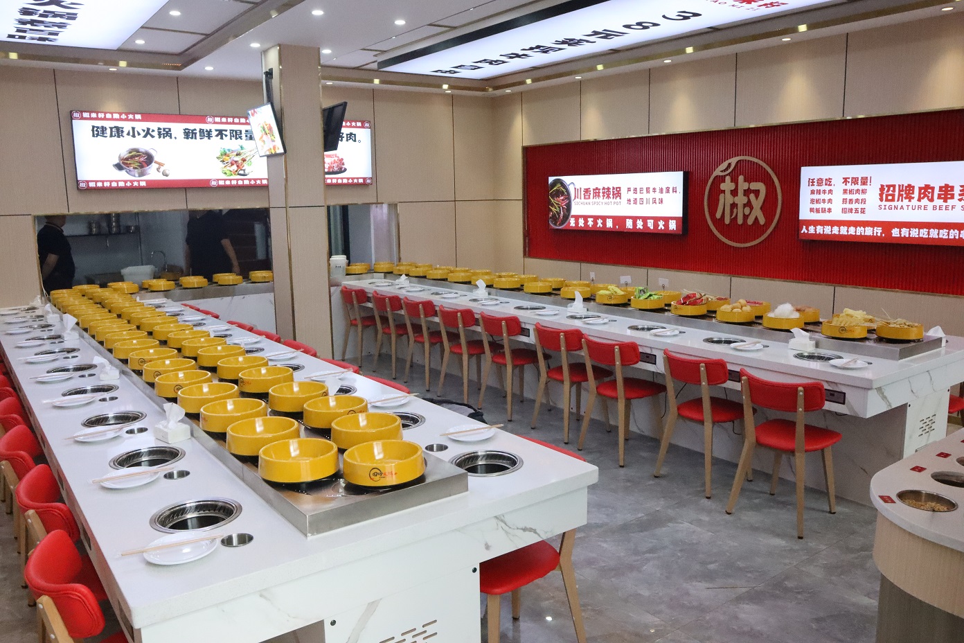 為何開(kāi)旋轉(zhuǎn)小火鍋店不必著急加盟？